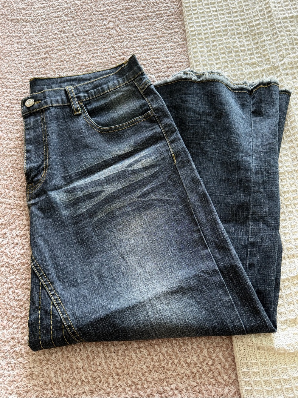 Women’s Dark Blue Washed Jean skirt.